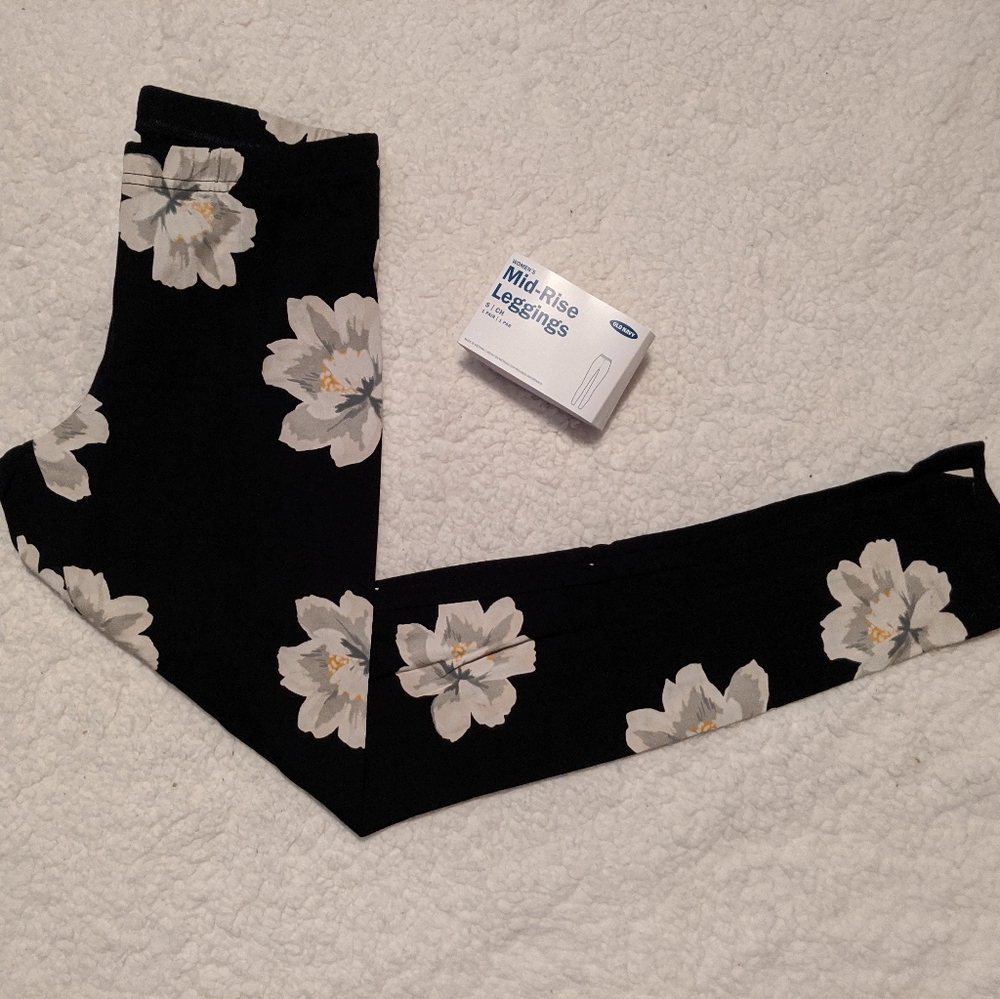 NWOT Floral Mid Rise Leggings
